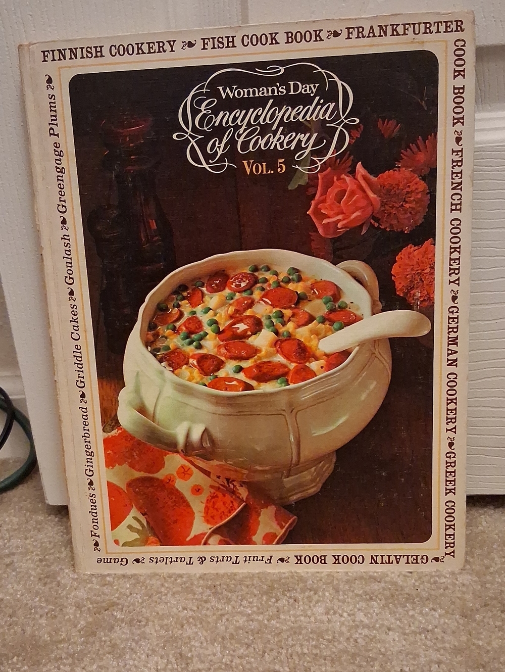 Encyclopedia of Cookery Vol. 5 — Cream Cover Cookbook